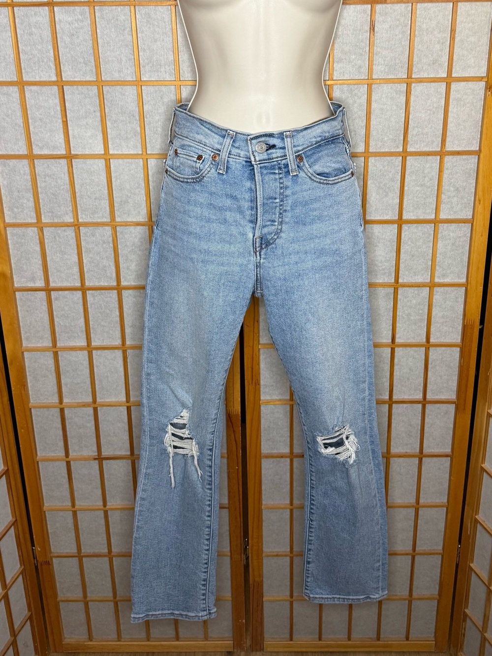 Levi's Wedgie Straight Distressed Ankle Jeans